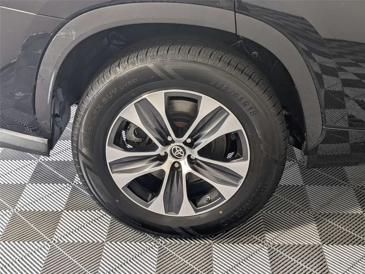 2021 TOYOTA HIGHLANDER XLE thumbnail 9