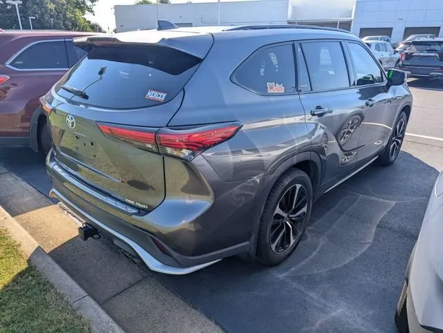 2021 Toyota Highlander XSE thumbnail 3