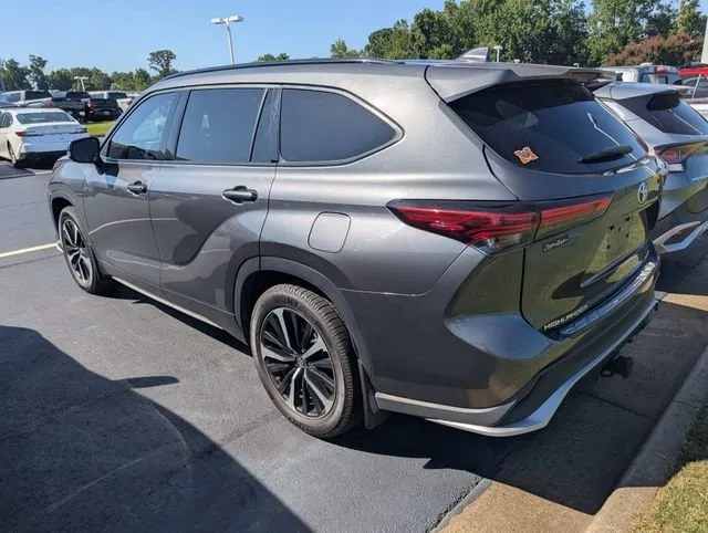 2021 Toyota Highlander XSE thumbnail 4