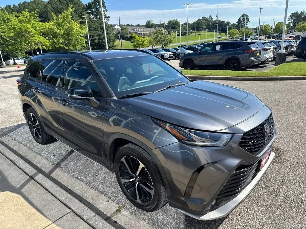 2021 Toyota Highlander XSE thumbnail 4