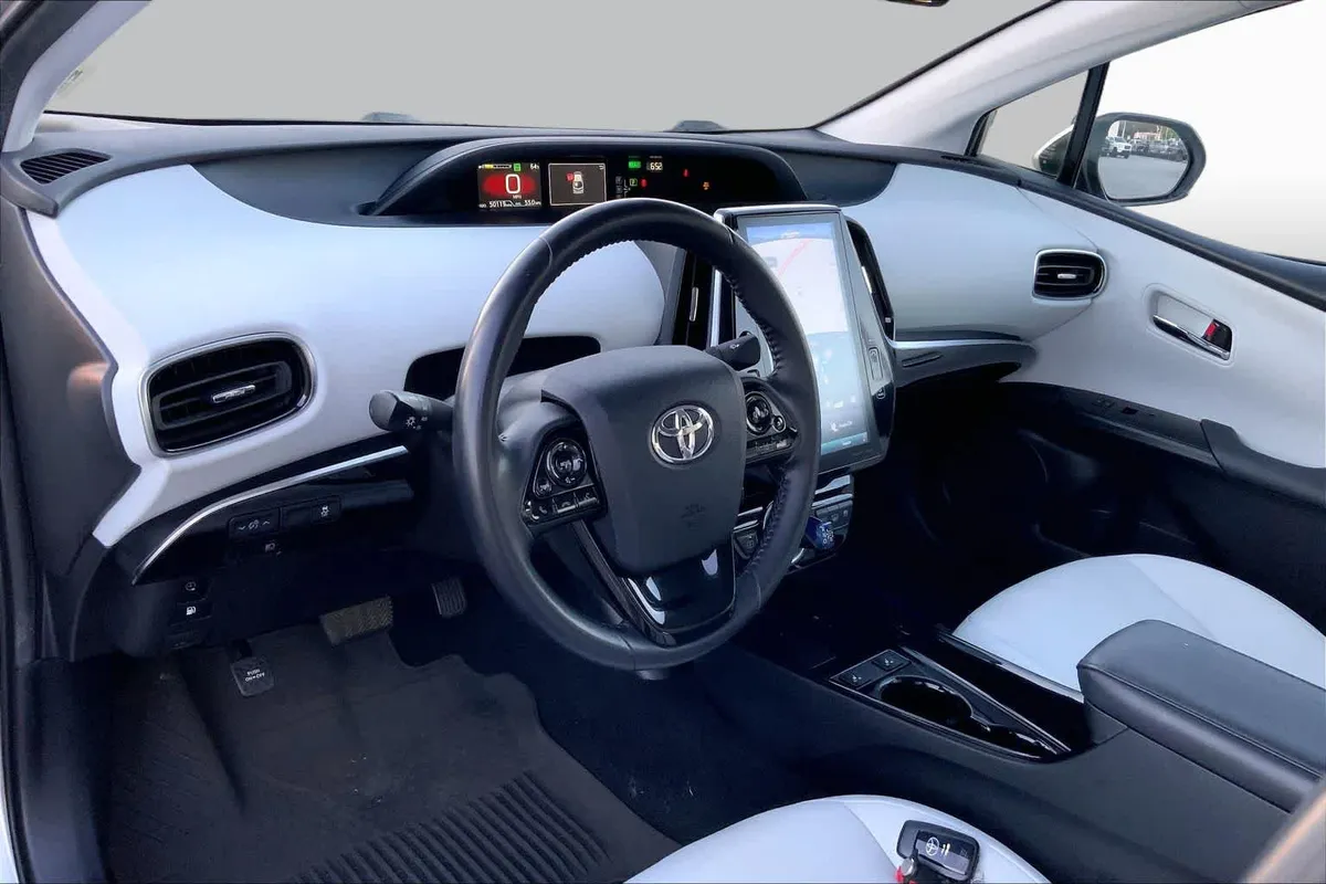 2021 Toyota Prius Prime XLE thumbnail 17