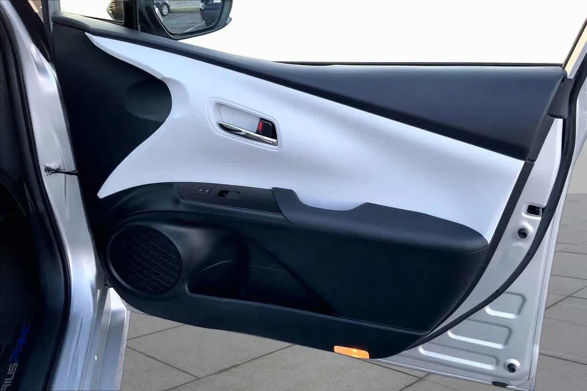 2021 Toyota Prius Prime XLE thumbnail 22