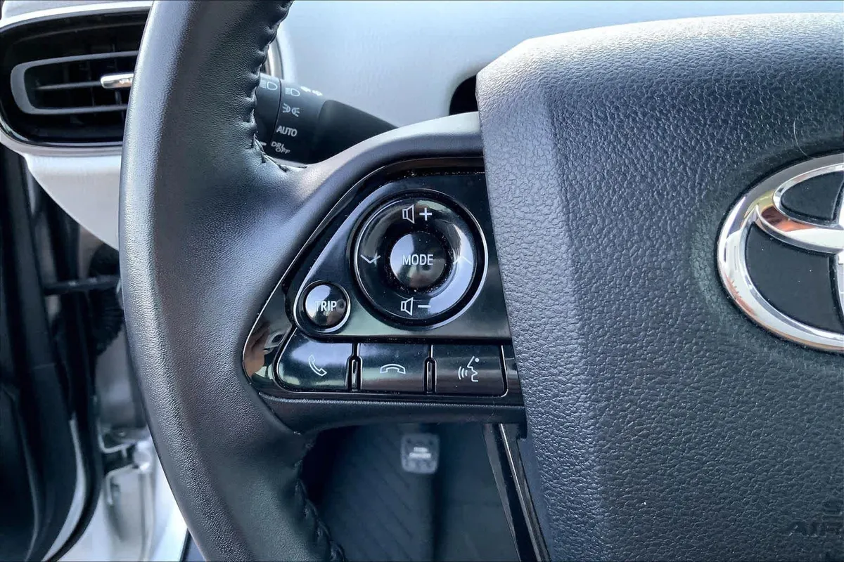 2021 Toyota Prius Prime XLE thumbnail 23