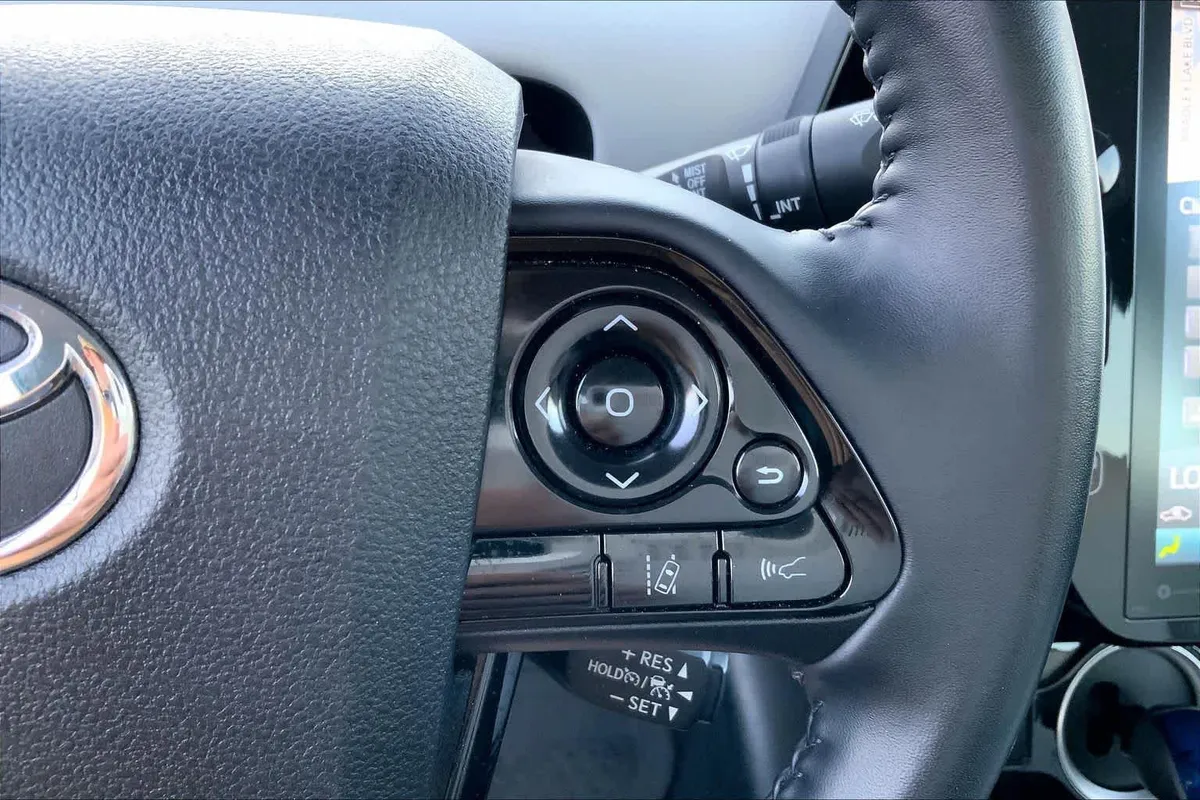 2021 Toyota Prius Prime XLE thumbnail 24