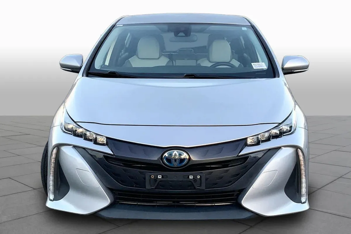 2021 Toyota Prius Prime XLE thumbnail 4