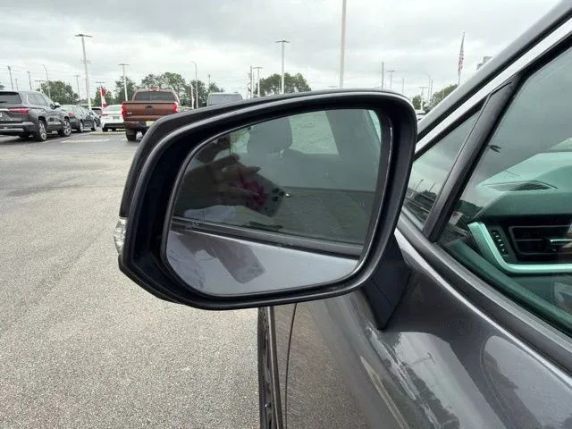 2021 Toyota RAV4 Hybrid XSE thumbnail 24