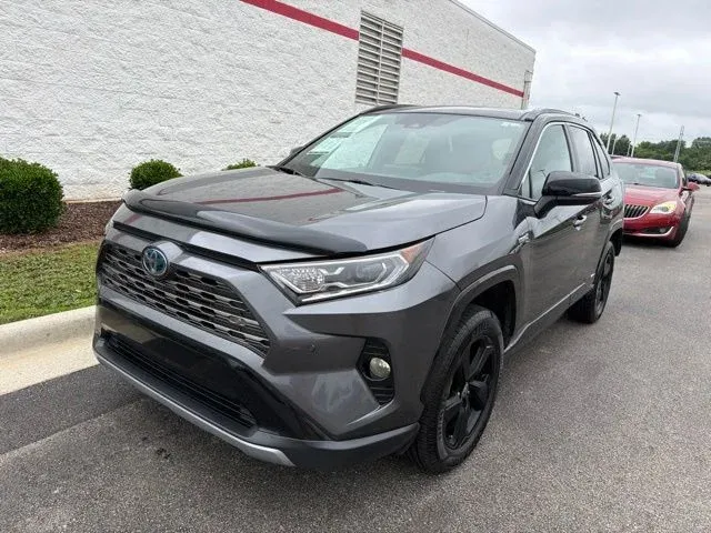 2021 Toyota RAV4 Hybrid XSE thumbnail 3