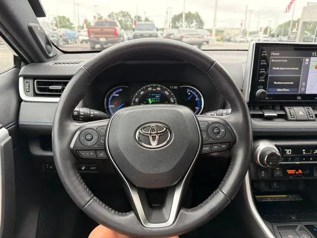 2021 Toyota RAV4 Hybrid XSE thumbnail 32