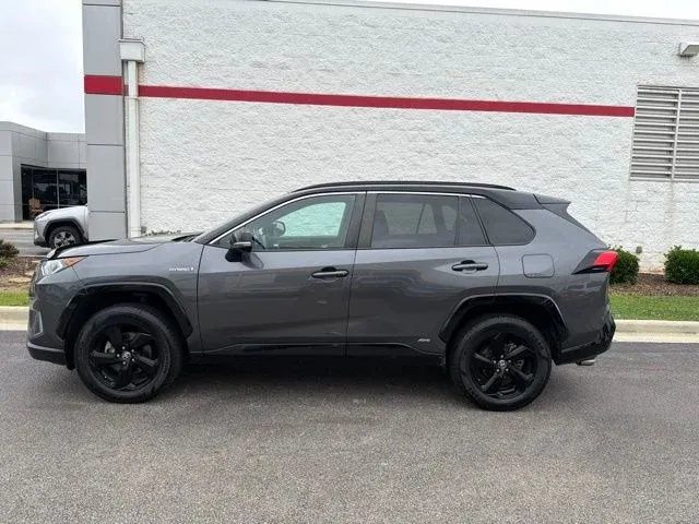 2021 Toyota RAV4 Hybrid XSE thumbnail 4