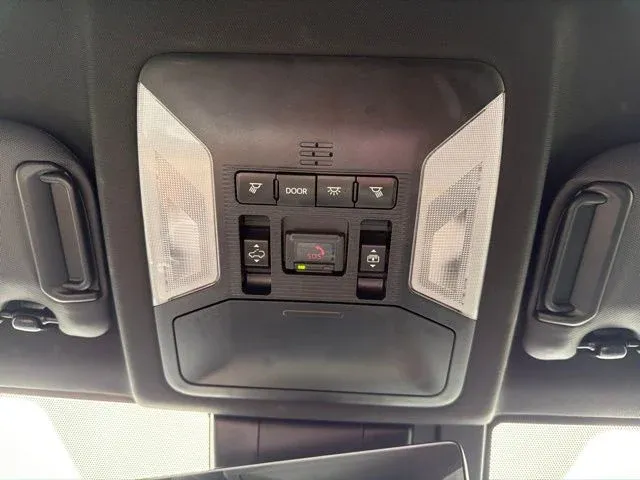 2021 Toyota RAV4 Hybrid XSE thumbnail 47