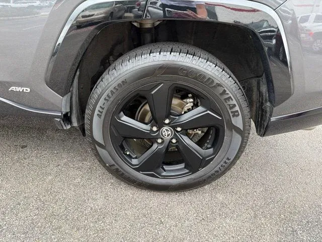 2021 Toyota RAV4 Hybrid XSE thumbnail 6