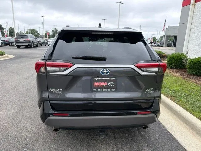 2021 Toyota RAV4 Hybrid XSE thumbnail 8
