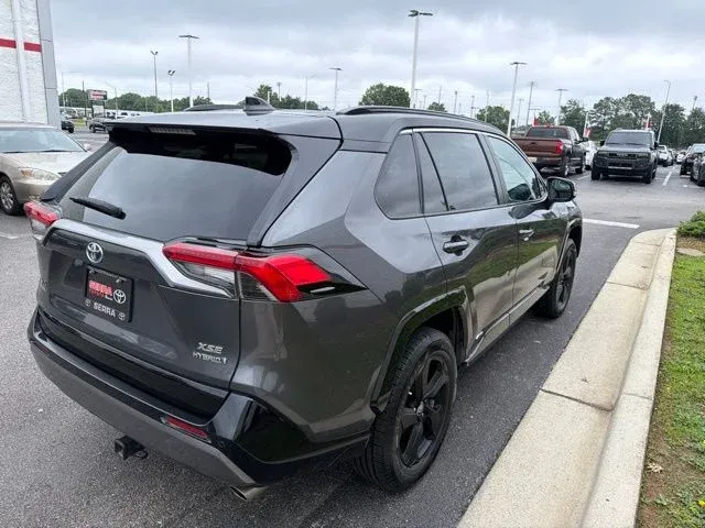 2021 Toyota RAV4 Hybrid XSE thumbnail 9