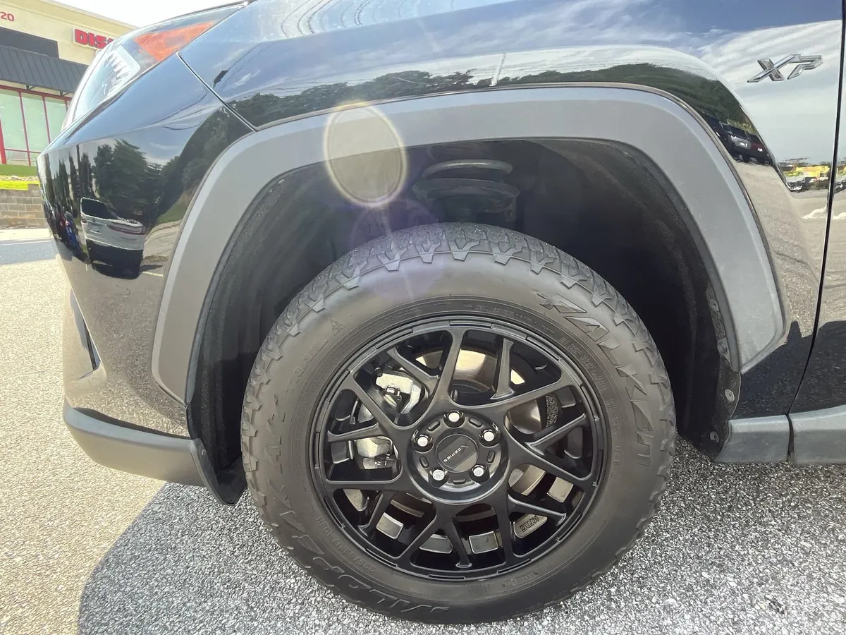 2021 Toyota RAV4 XLE thumbnail 10