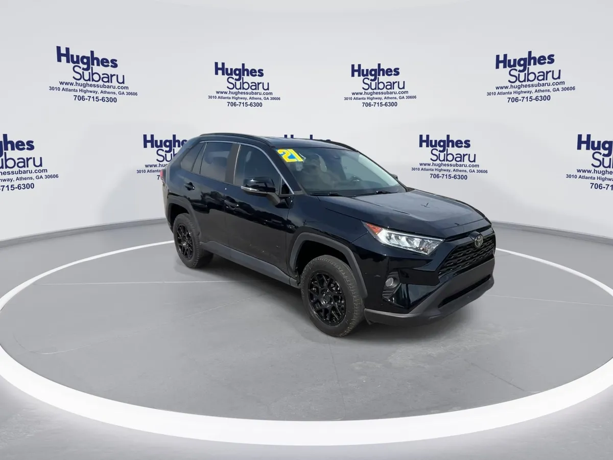 2021 Toyota RAV4 XLE thumbnail 2