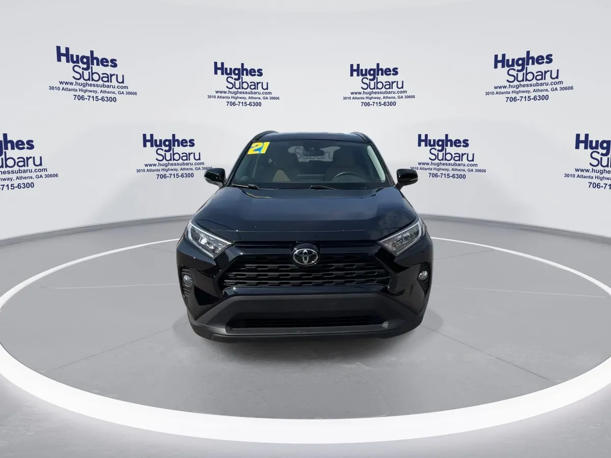 2021 Toyota RAV4 XLE thumbnail 3