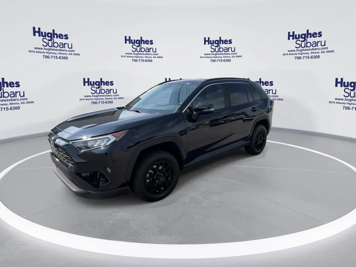 2021 Toyota RAV4 XLE thumbnail 4