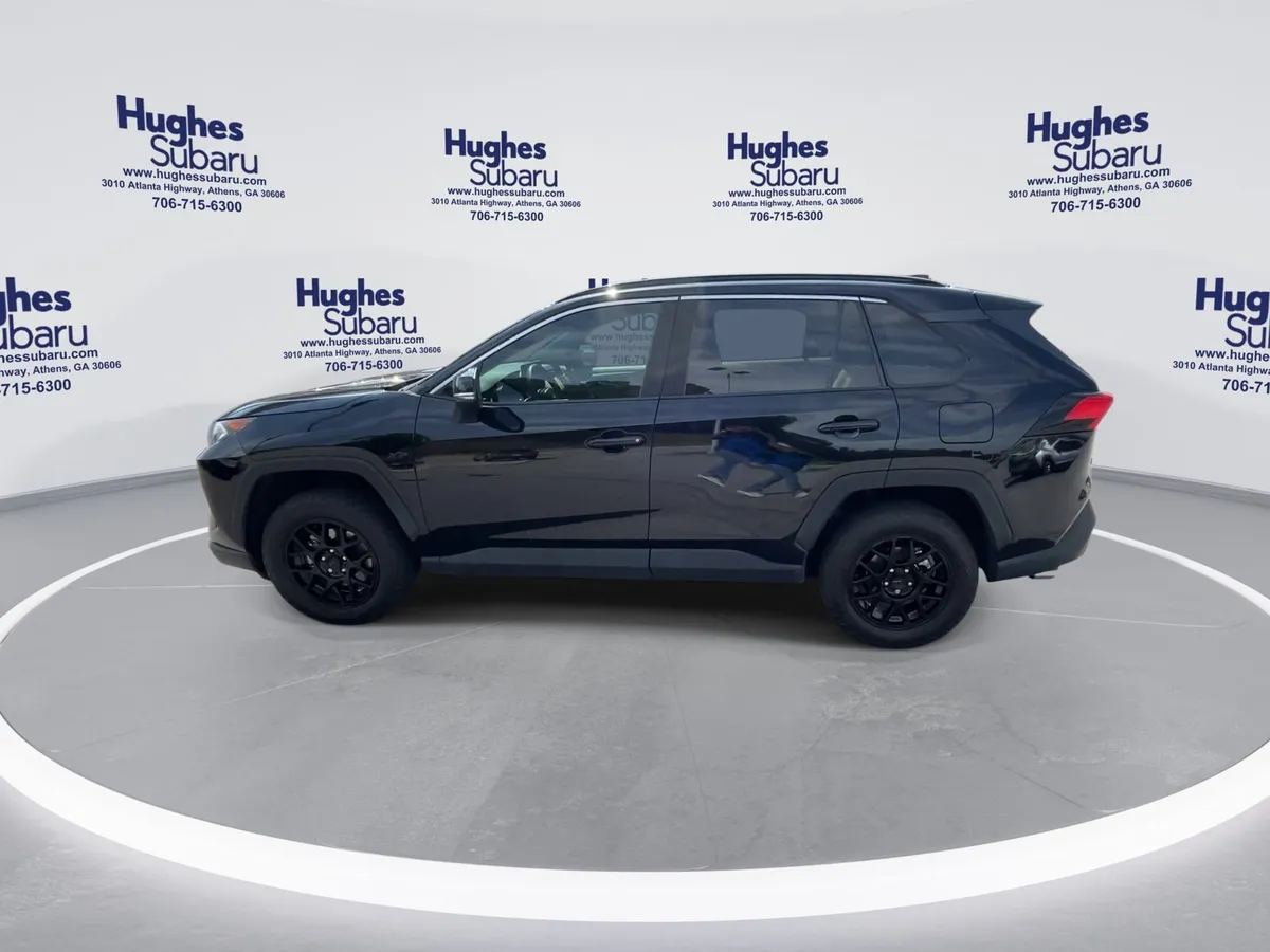 2021 Toyota RAV4 XLE thumbnail 5