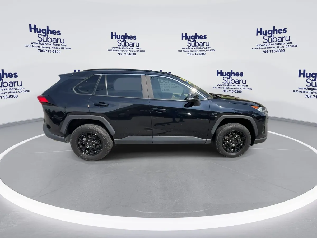 2021 Toyota RAV4 XLE thumbnail 9