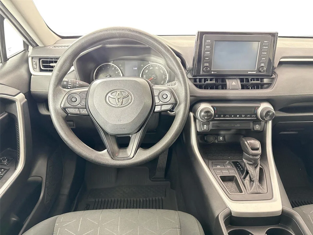 2021 Toyota RAV4 XLE thumbnail 27