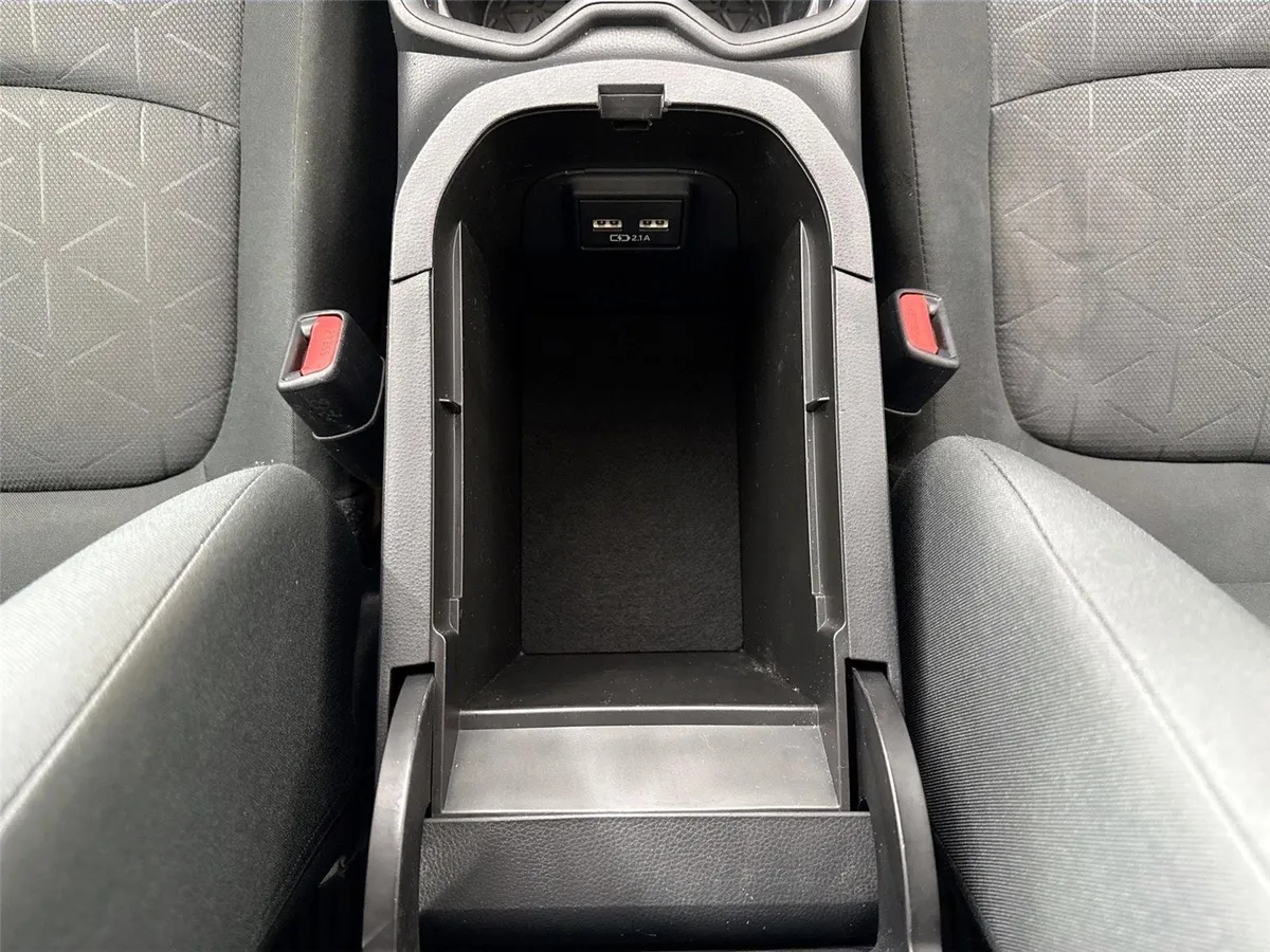 2021 Toyota RAV4 XLE thumbnail 29