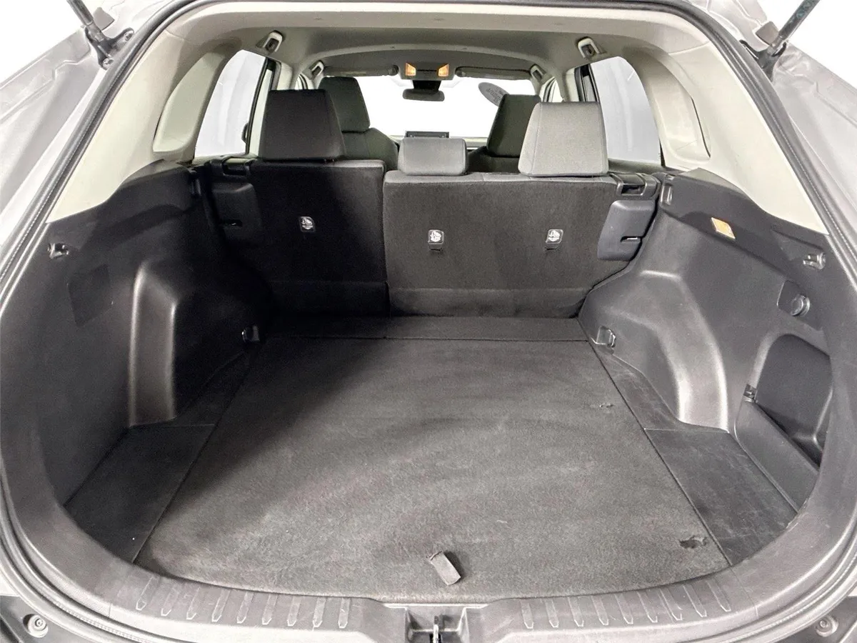 2021 Toyota RAV4 XLE thumbnail 34