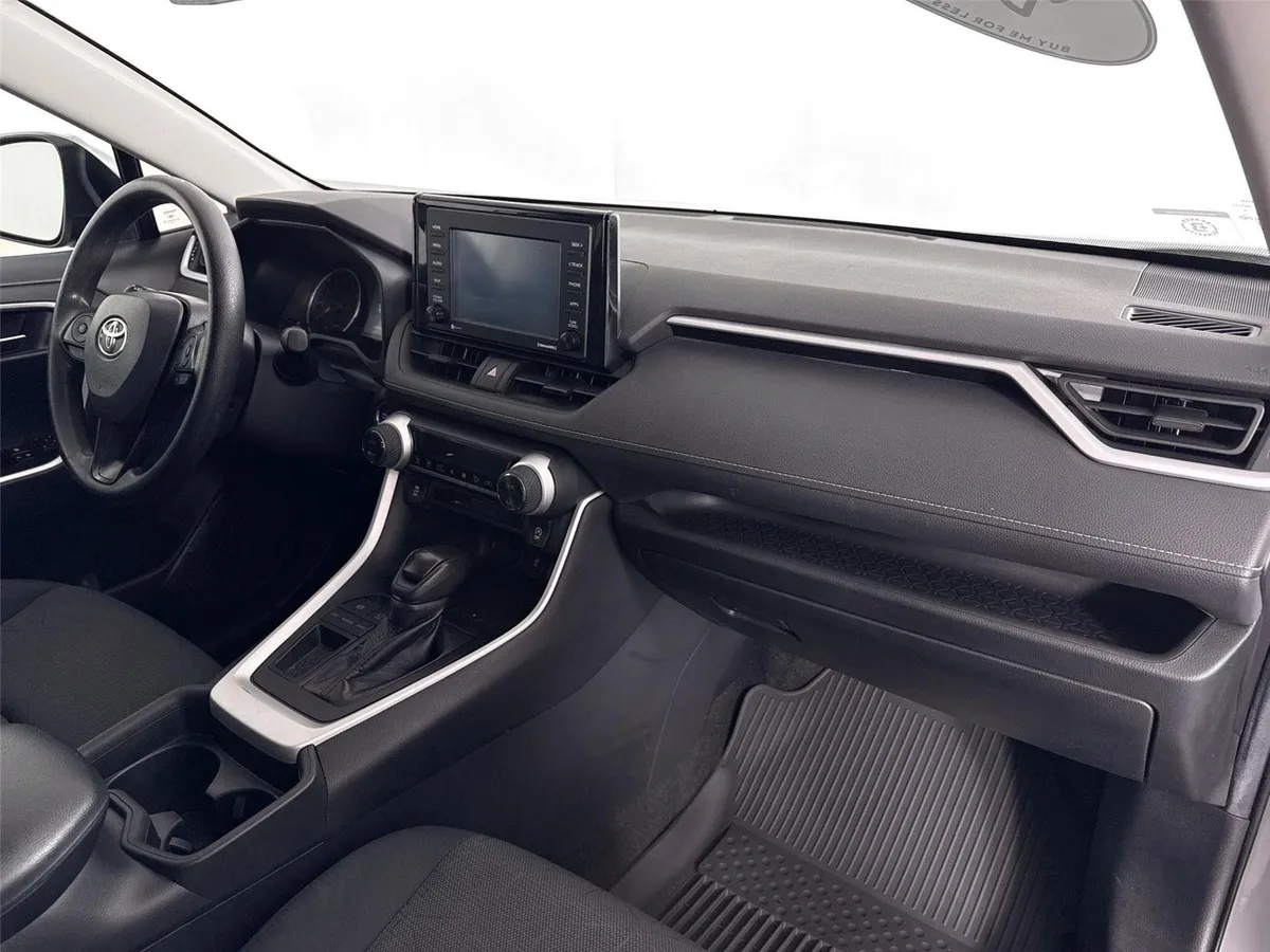 2021 Toyota RAV4 XLE thumbnail 39