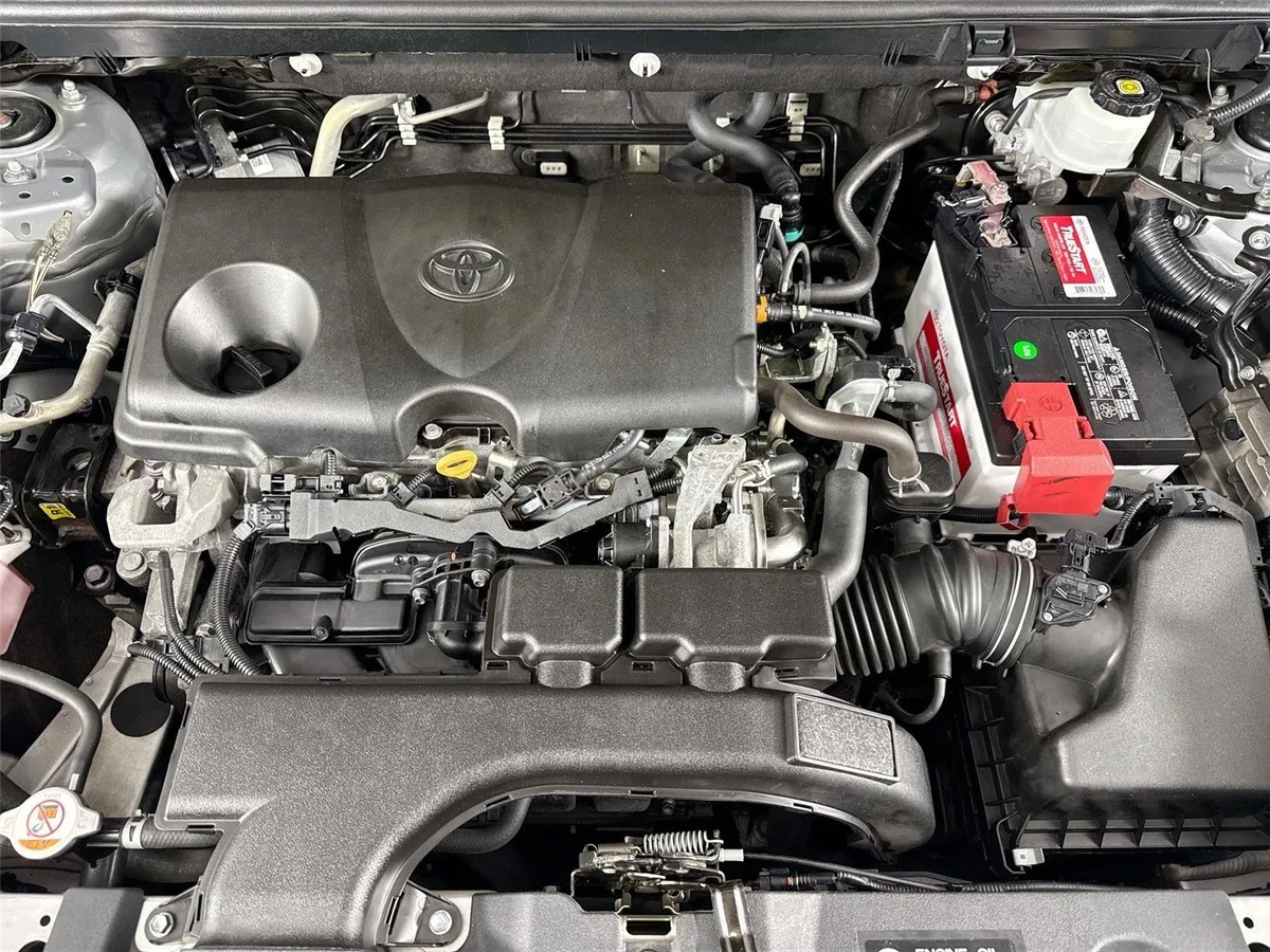 2021 Toyota RAV4 XLE thumbnail 40