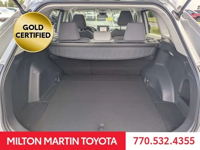 2021 Toyota RAV4 XLE thumbnail 11