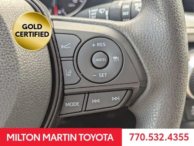 2021 Toyota RAV4 XLE thumbnail 25