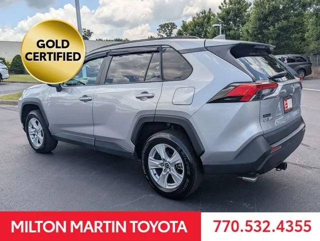 2021 Toyota RAV4 XLE thumbnail 4