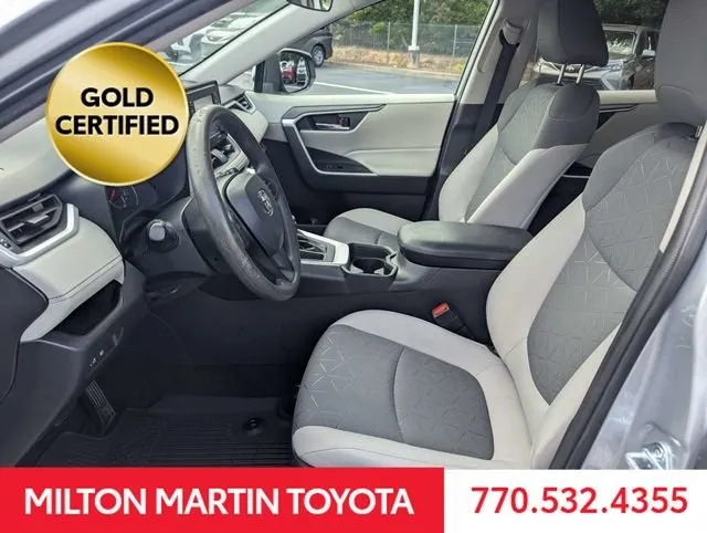 2021 Toyota RAV4 XLE thumbnail 7