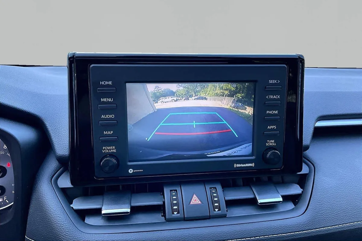 2021 Toyota RAV4 XLE Premium thumbnail 26