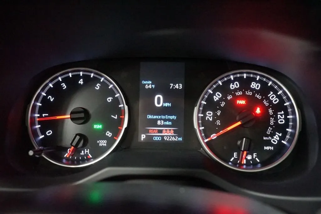 2021 Toyota RAV4 XLE Premium thumbnail 15