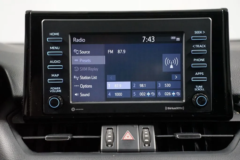 2021 Toyota RAV4 XLE Premium thumbnail 17