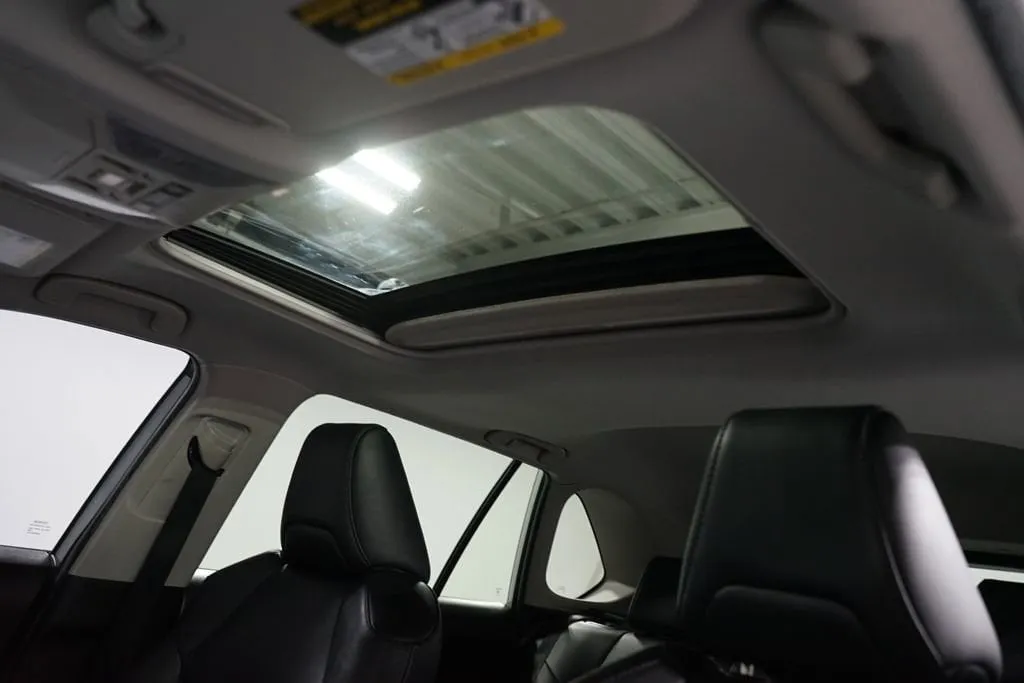 2021 Toyota RAV4 XLE Premium thumbnail 33