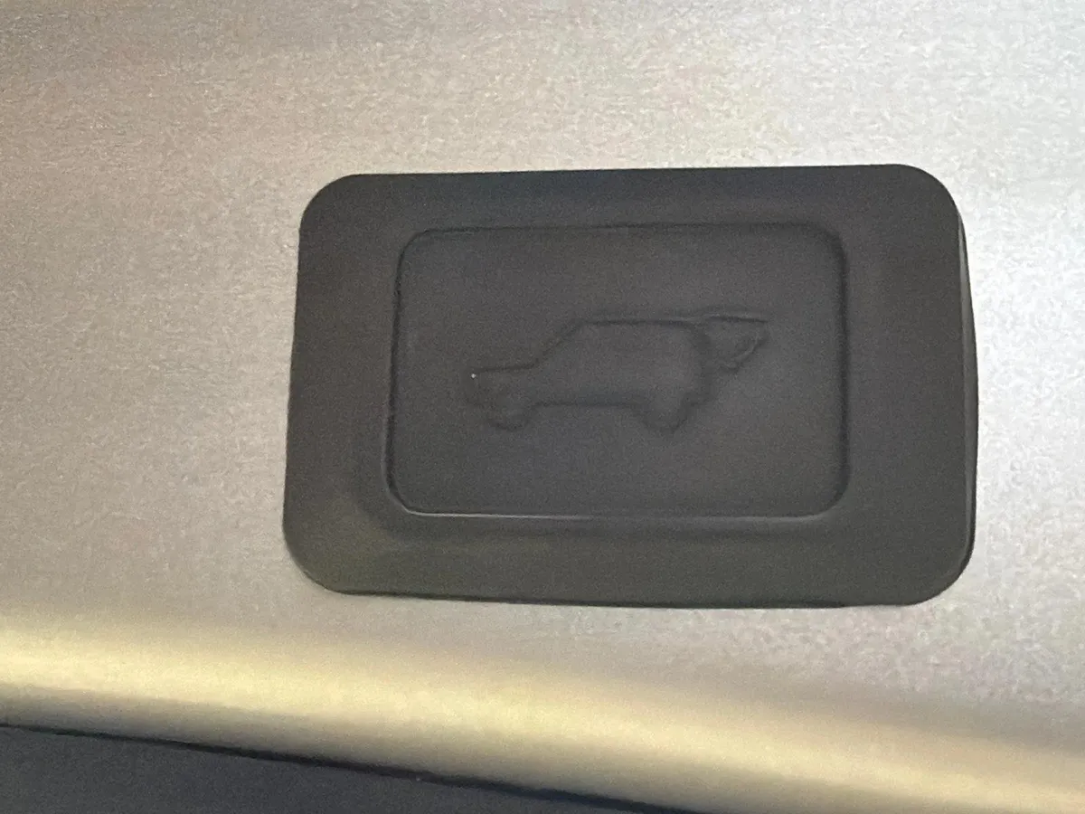 2021 Toyota RAV4 XLE Premium thumbnail 20