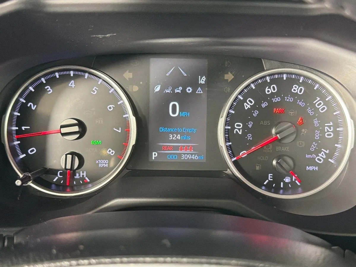2021 Toyota RAV4 XLE Premium thumbnail 28