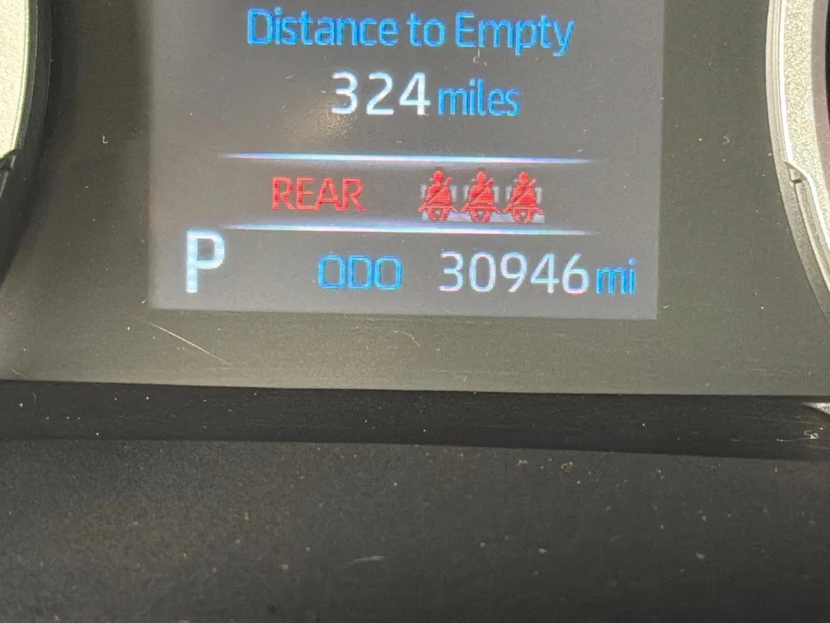 2021 Toyota RAV4 XLE Premium thumbnail 29
