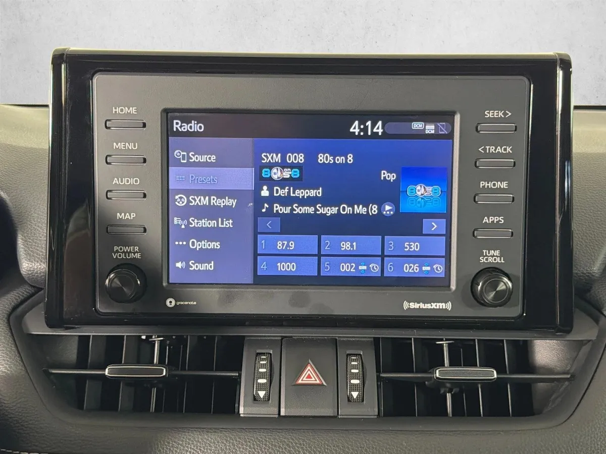 2021 Toyota RAV4 XLE Premium thumbnail 30