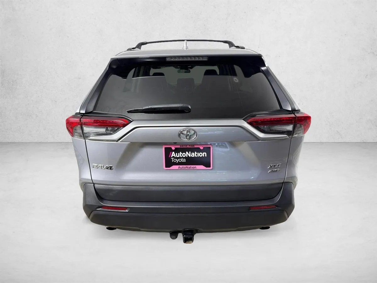 2021 Toyota RAV4 XLE Premium thumbnail 5