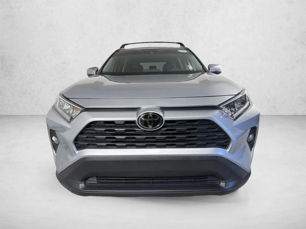 2021 Toyota RAV4 XLE Premium thumbnail 9