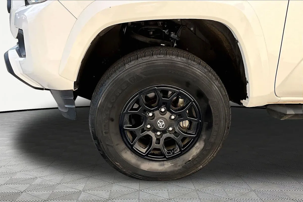 2021 Toyota Tacoma SR5 thumbnail 11