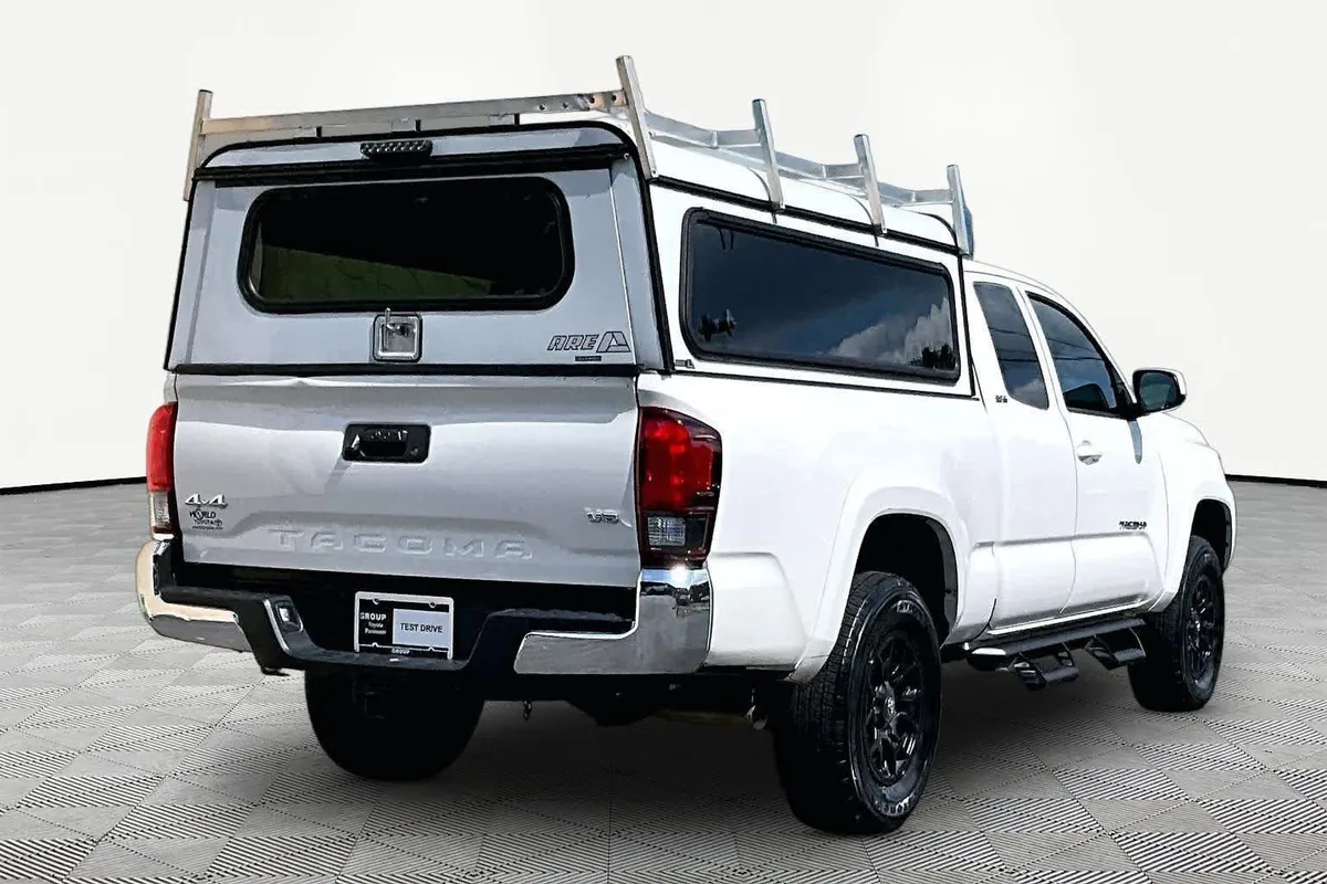 2021 Toyota Tacoma SR5 thumbnail 13
