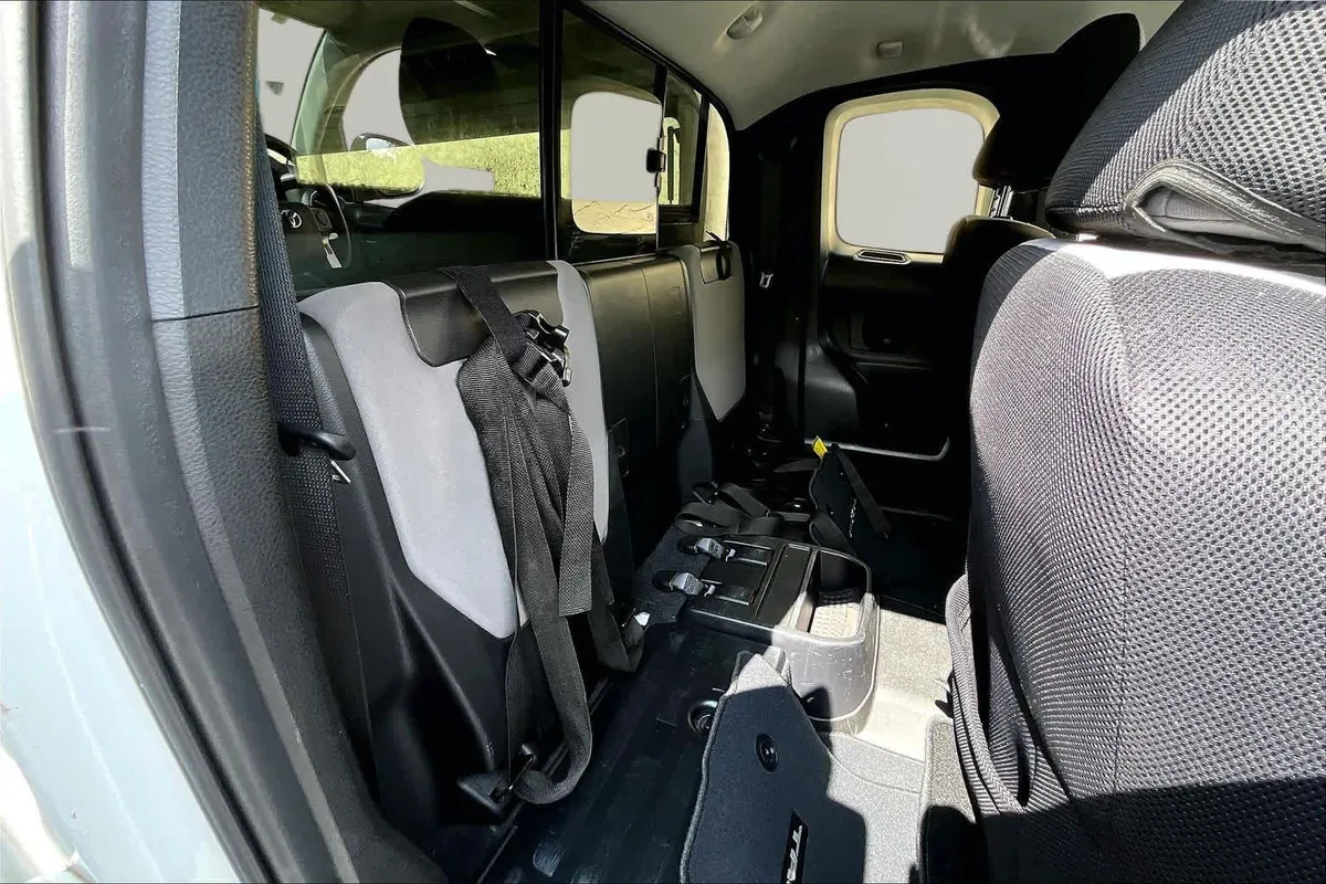 2021 Toyota Tacoma SR5 thumbnail 20