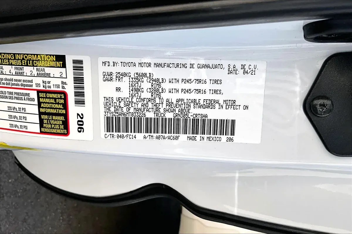 2021 Toyota Tacoma SR5 thumbnail 34