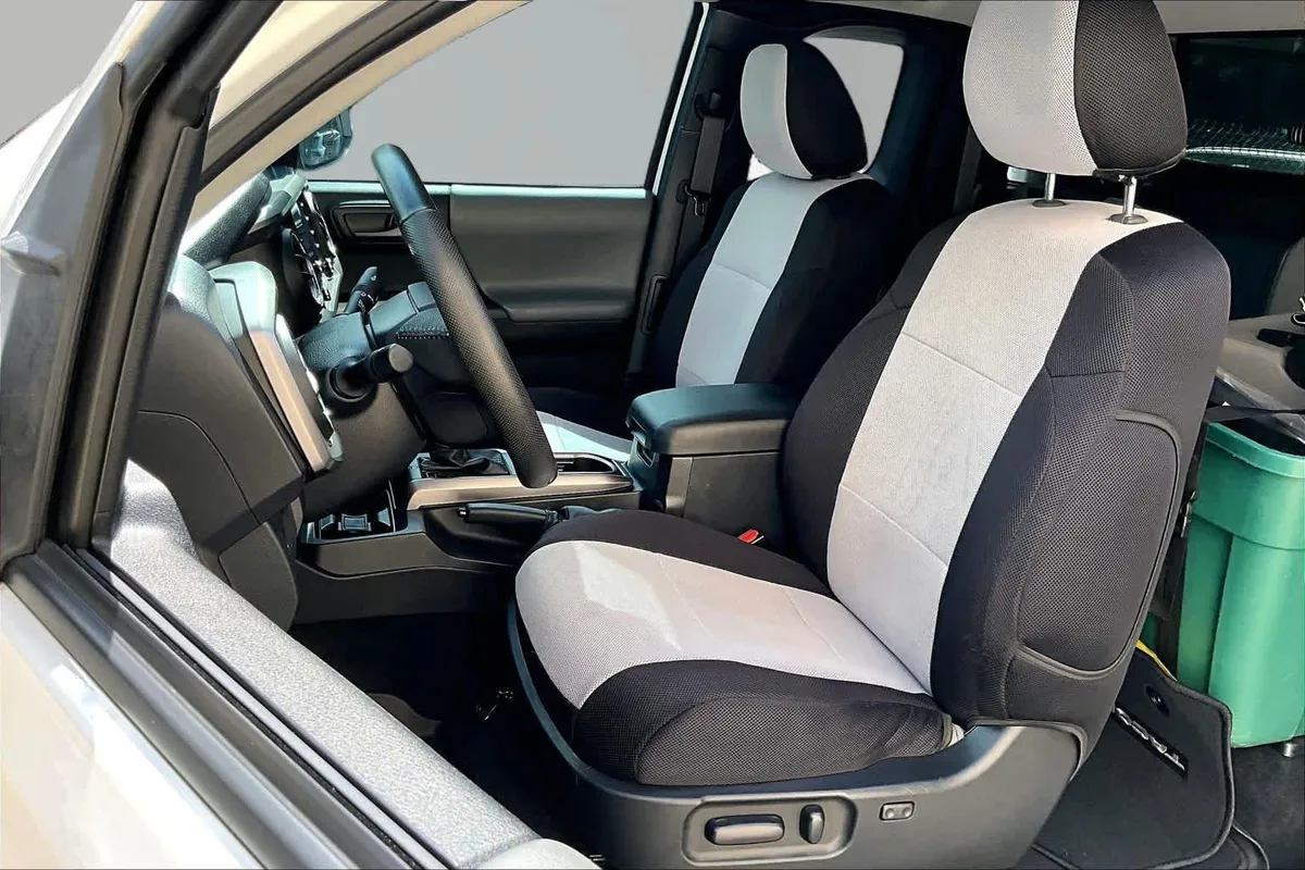 2021 Toyota Tacoma SR5 thumbnail 8