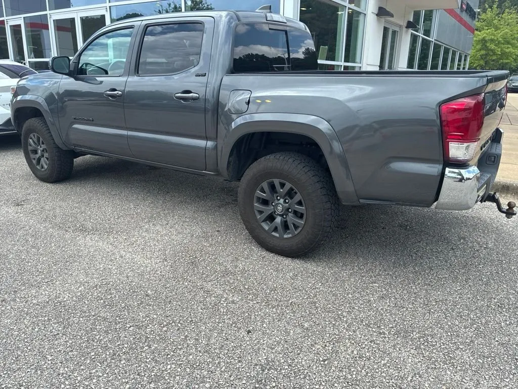 2021 Toyota Tacoma SR5 thumbnail 2