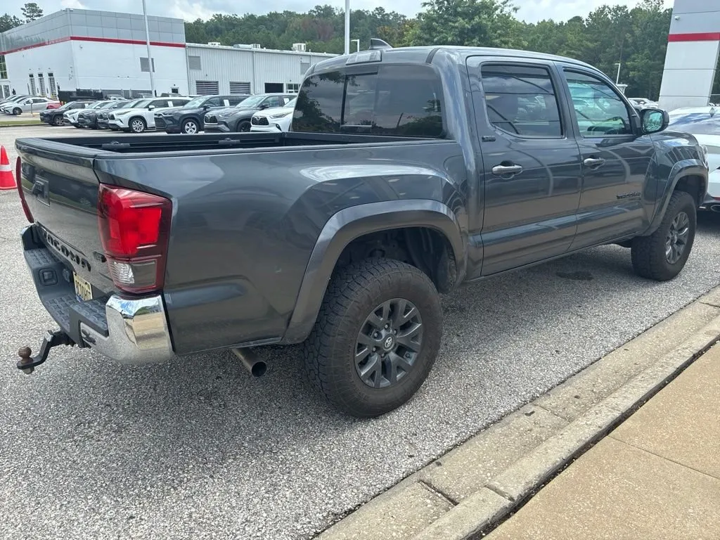 2021 Toyota Tacoma SR5 thumbnail 3