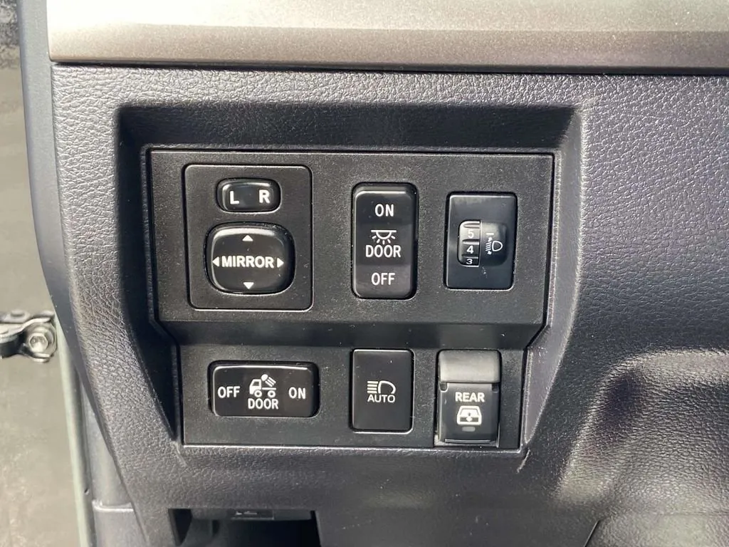2021 Toyota Tundra SR5 thumbnail 29